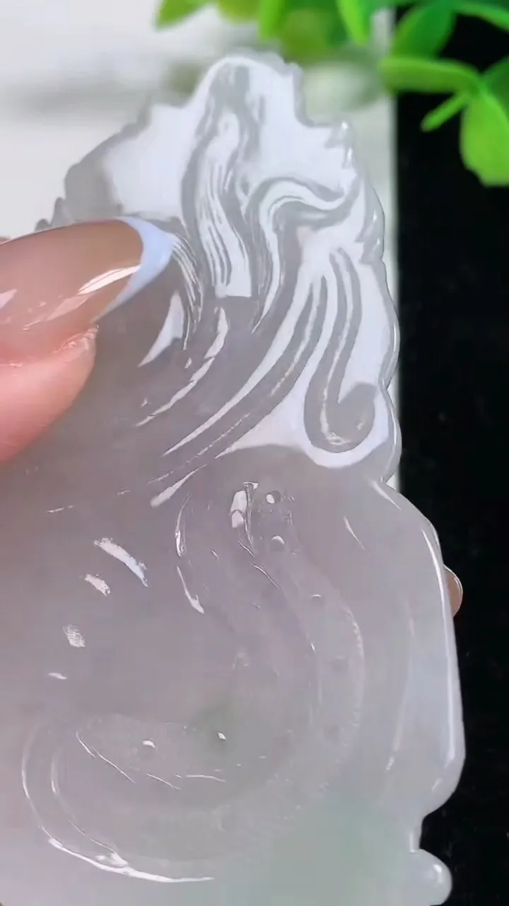 天然A货翡翠冰种飘花御龙不动明王吊坠，尺寸76-49.8-6.5，重量:39.23g
11月3日