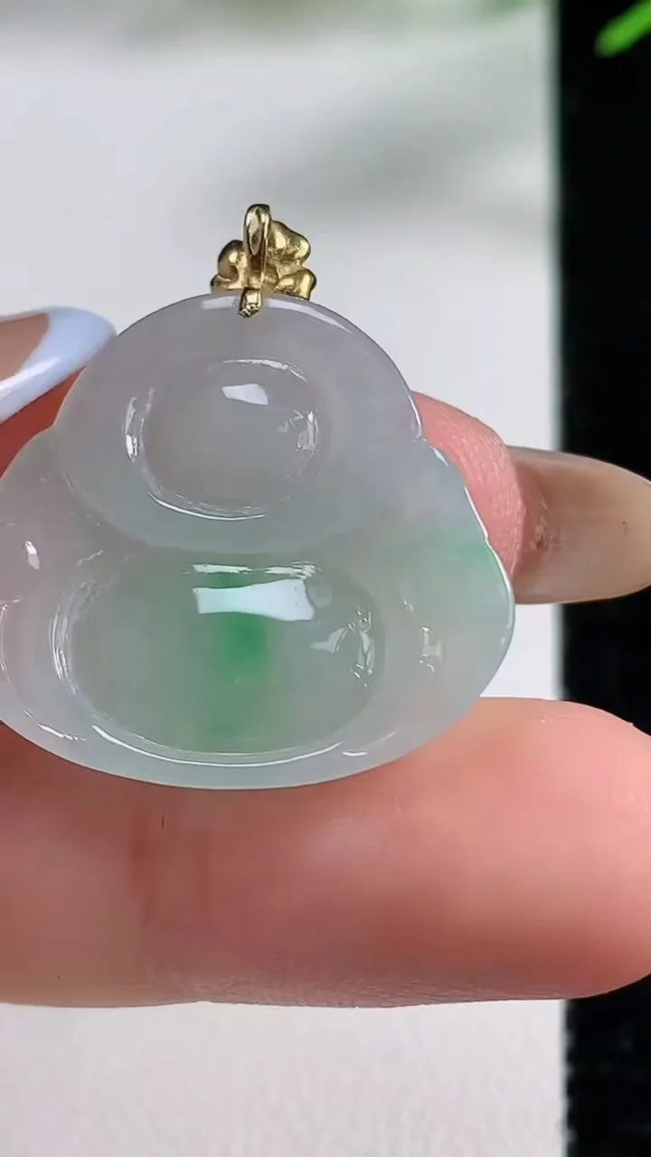 天然A货翡翠佛公吊坠，尺寸22.6-25.8-5.8，重量:5.12g
11月3日