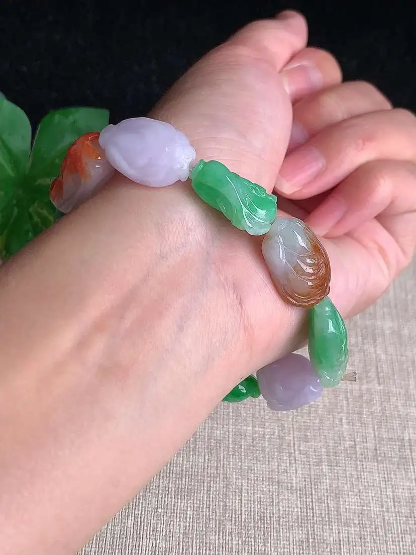 a货翡翠老坑冰润多彩白菜手串10颗  尺寸18.3×13.5×9.2mm 重量36.58g 1103