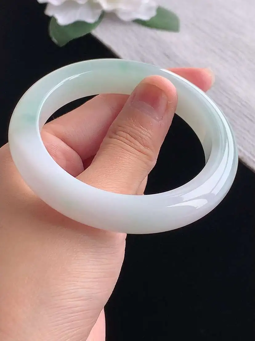 a货翡翠老坑冰种飘绿正装正圈手镯54-55圈口  尺寸54.5×11.5×9.2mm 重量59.40g 1102