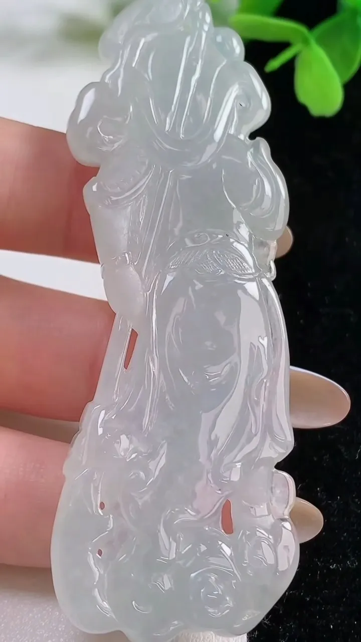 天然A货翡翠关公吊坠，尺寸80.6-27.7-7.8，重量:29.57g
11月3日