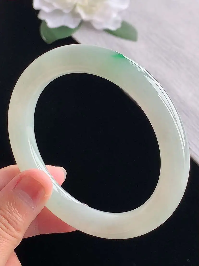 a货翡翠老坑冰种飘绿圆条手镯59-60大圈口 尺寸59×10.6mm 重量62.55g 1102