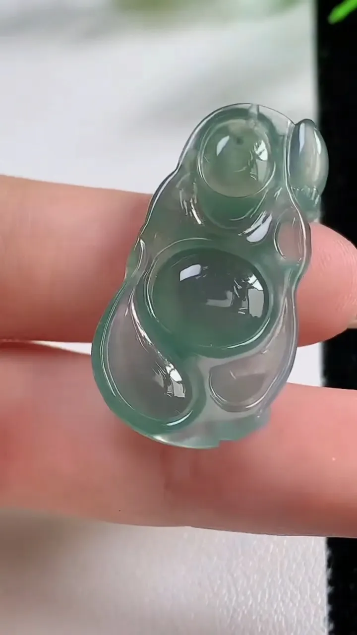 天然A货翡翠布袋佛吊坠，尺寸33.8-17.5-6.3，重量:6.18g
11月3日