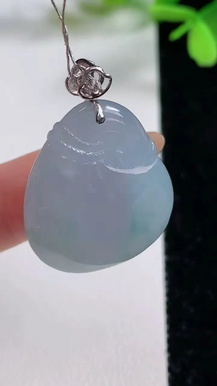 天然A货翡翠18K金紫罗兰福袋吊坠，尺寸26-23.4-10.5，重量:11.30g
11月3日