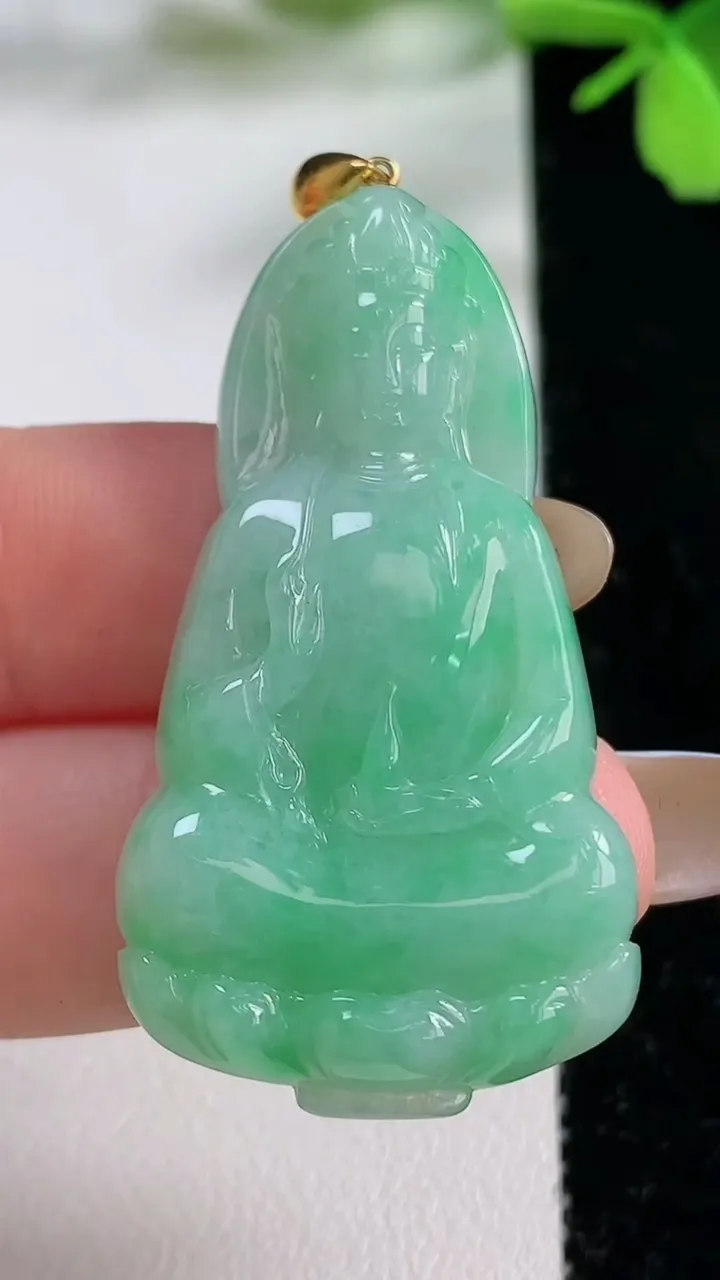 天然A货翡翠观音菩萨吊坠，尺寸44.3-23.5-5.4，重量:11.58g
11月3日