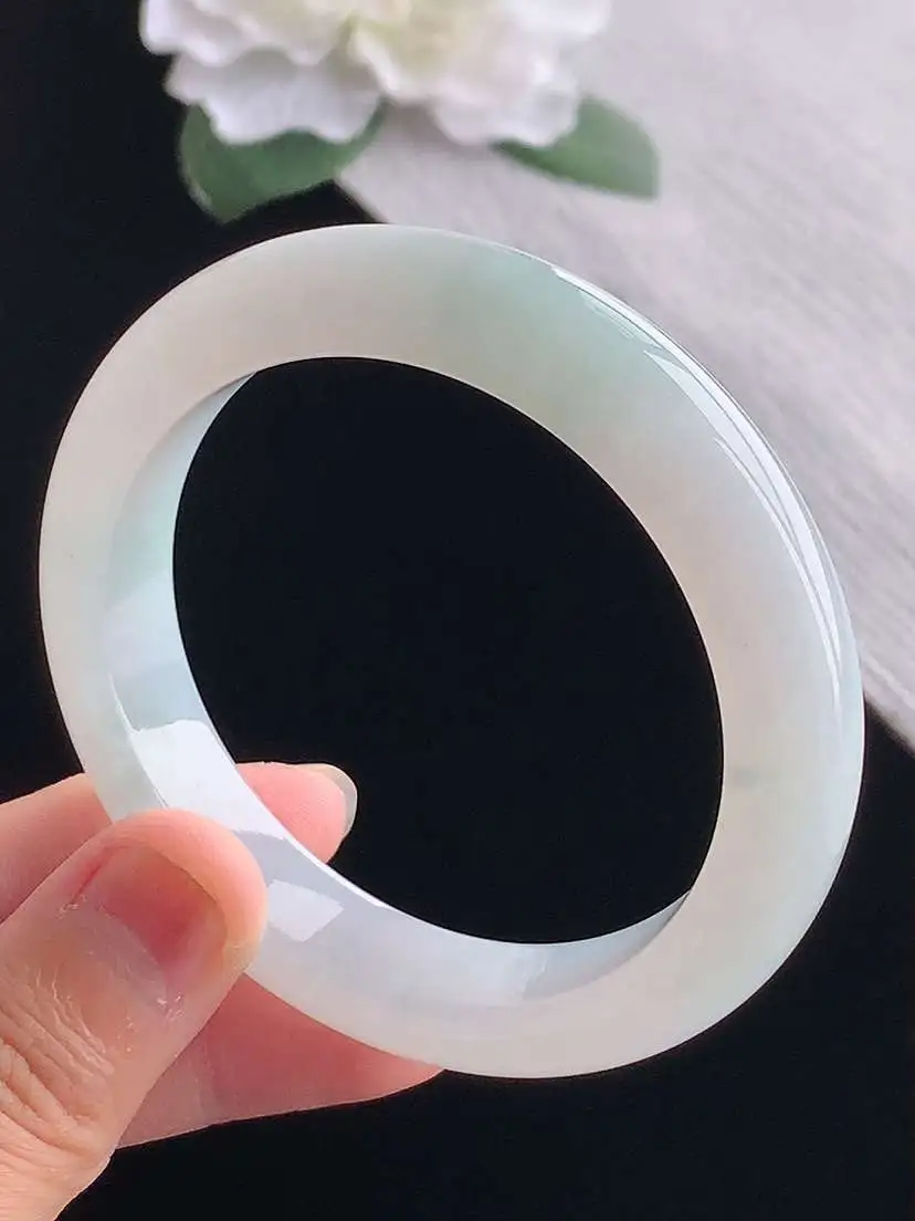 a货翡翠老坑冰种正装正圈手镯53-54圈口，尺寸53.5×12×8.5mm 重量55.18g 110