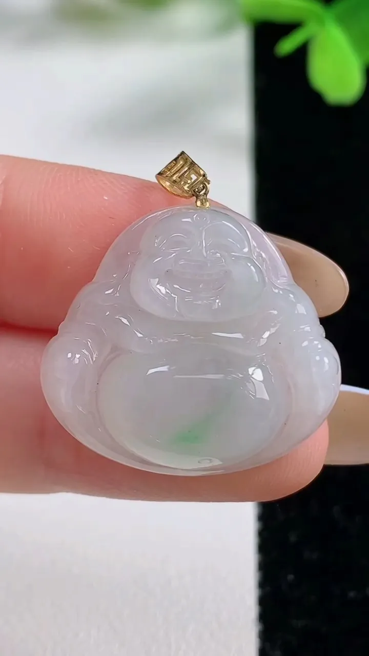 天然A货翡翠佛公吊坠，尺寸23.2-24.3-6.1，重量:5.86g
11月3日