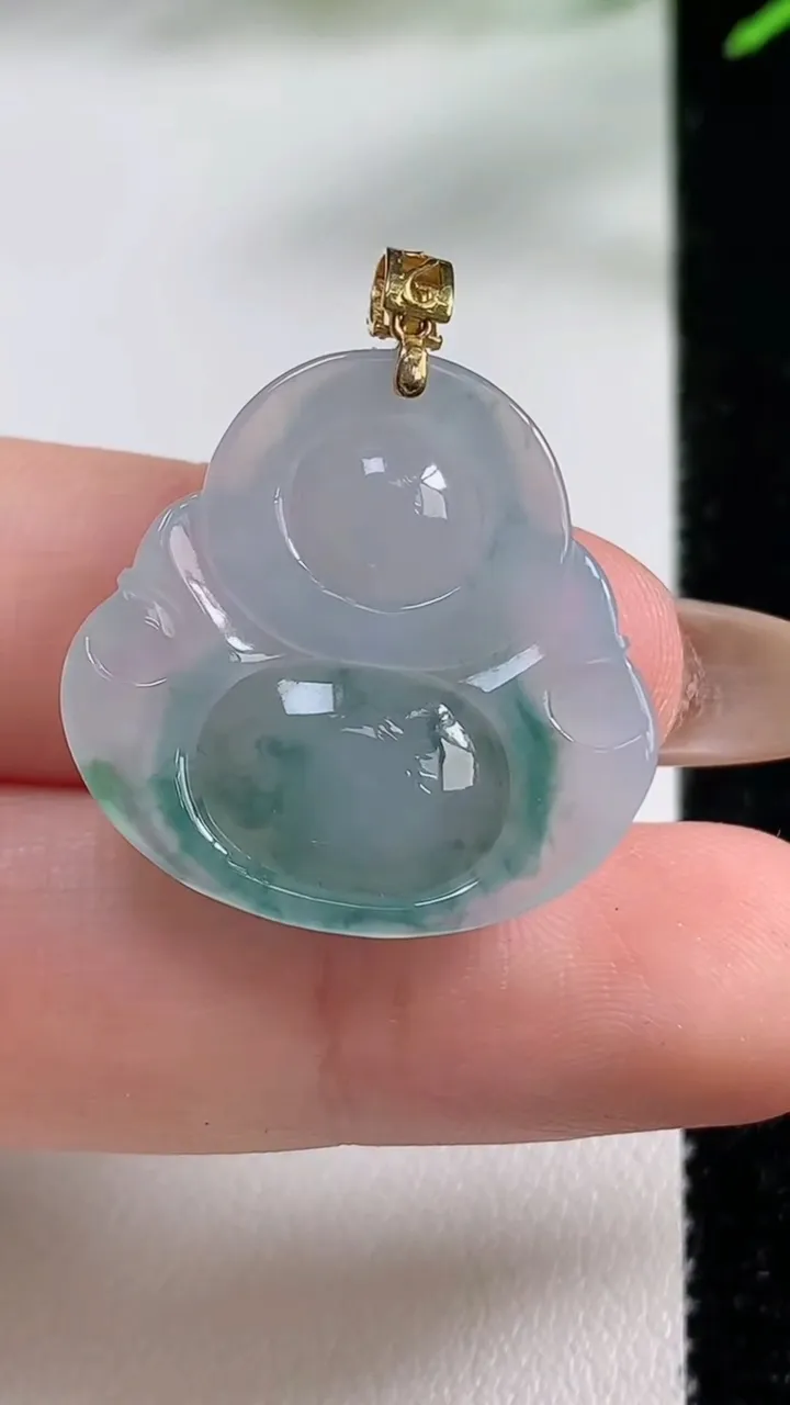 天然A货翡翠种飘花佛公吊坠，尺寸23.3-24.2-5.8，重量:5.33g
11月3日