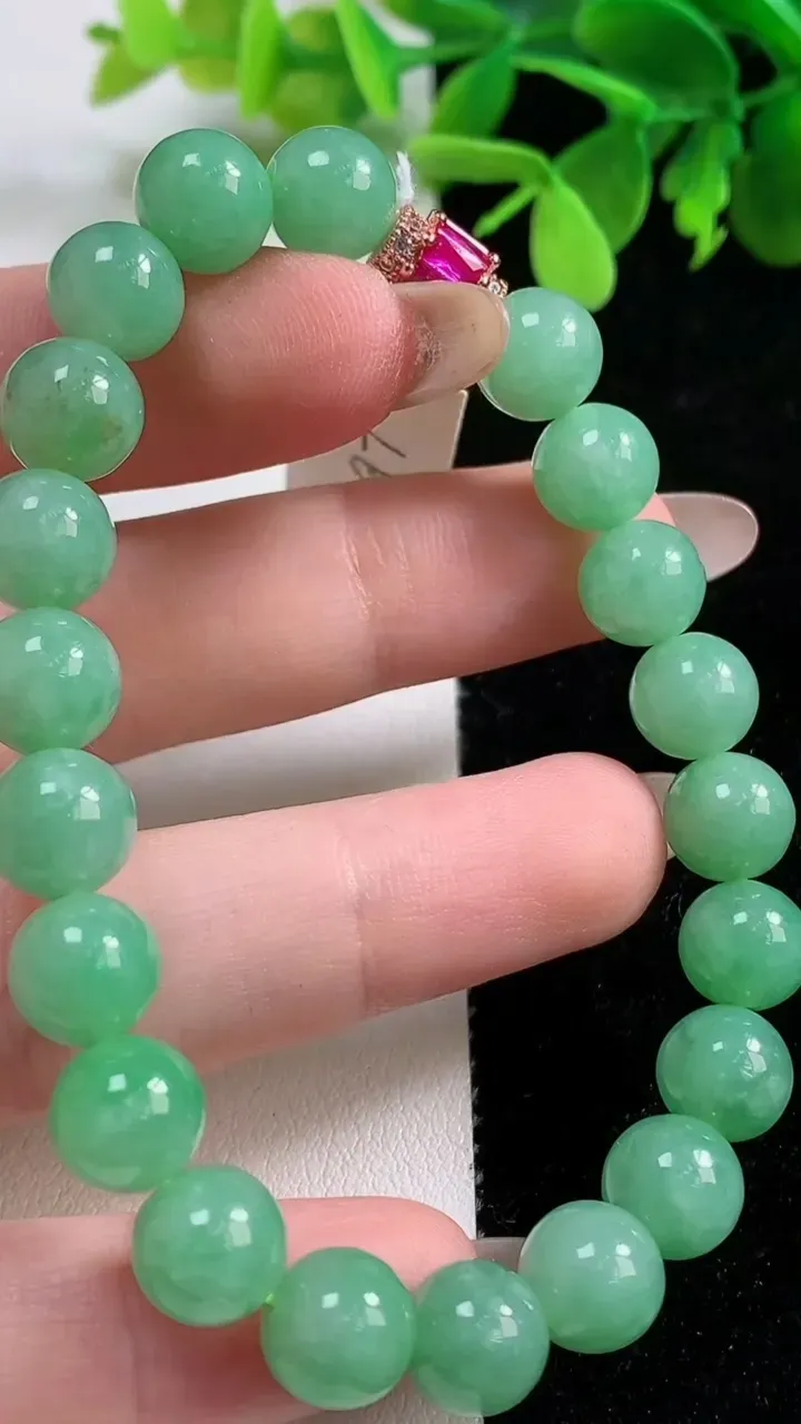 天然A货翡翠圆珠手串，尺寸8.7-21颗，重量:24.40g11月3日
工厂直销收藏佳品,种好水足，