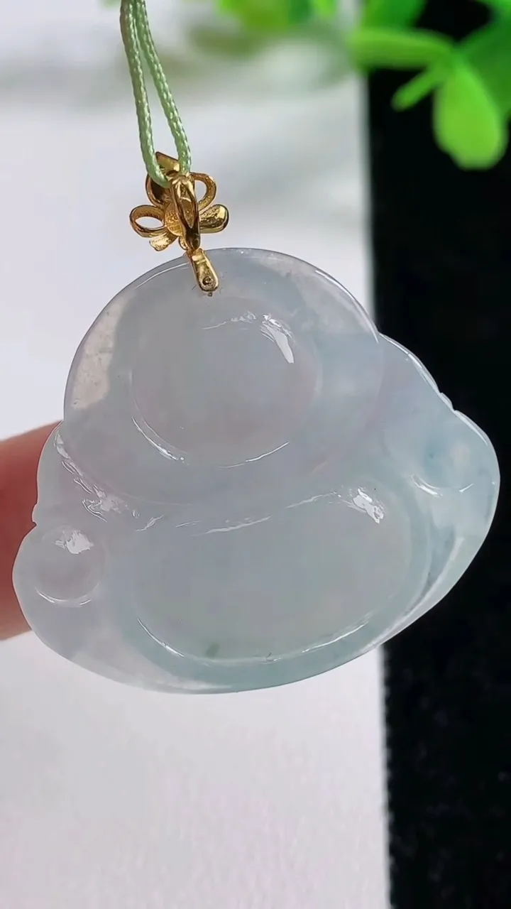 天然A货翡翠种飘花佛公吊坠，尺寸27.8-31.3-5.8，重量:7.72g
11月3日