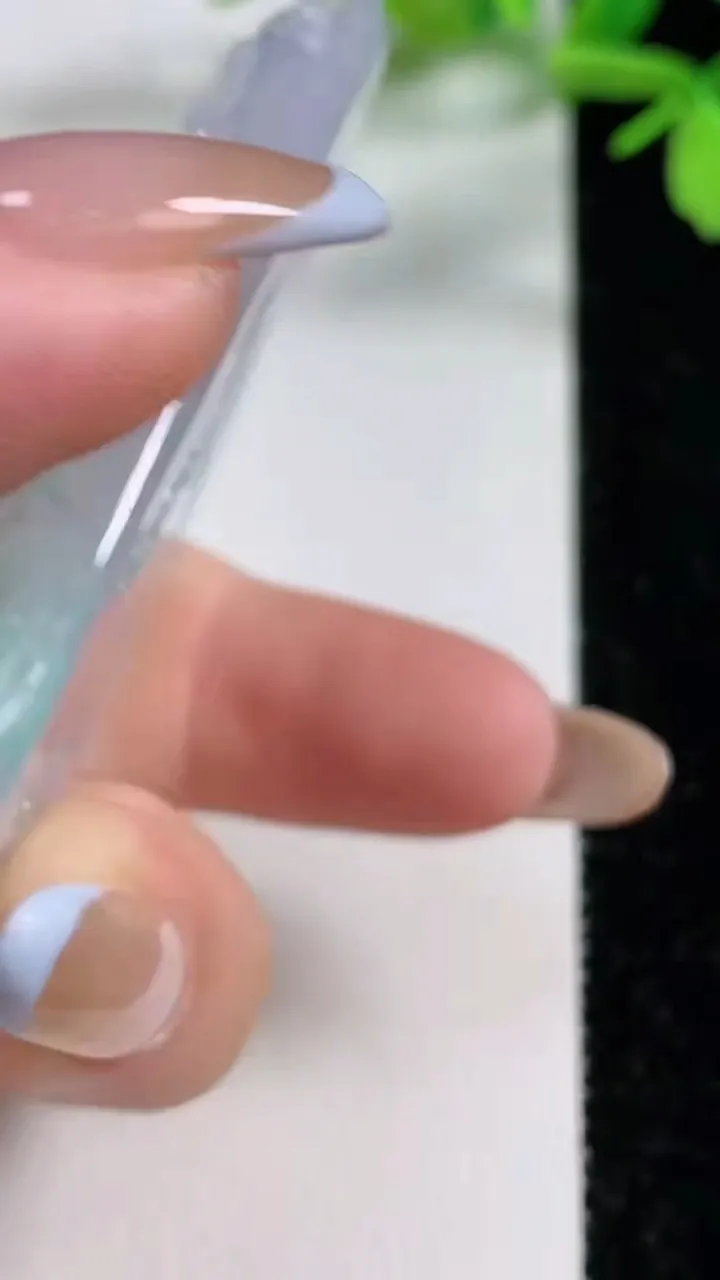 天然A货翡翠山水牌吊坠，尺寸77.2-41.8-11，重量:54.26g
11月3日