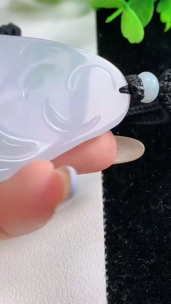 天然A货翡翠逍遥佛吊坠，尺寸52.8-33.8-5.3，重量:23.06g
11月3日