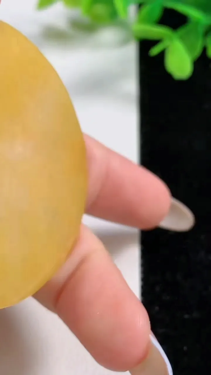 天然A货翡翠圆珠手串，尺寸9.6-20颗，重量:31.38g11月3日
工厂直销收藏佳品,种好水足，色泽均匀，有种有色，上手高大气！