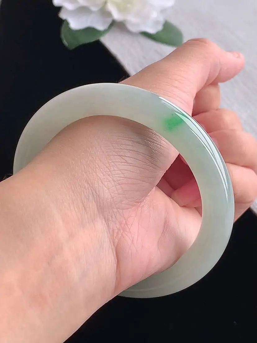 a货翡翠老坑冰种飘绿圆条手镯59-60大圈口 尺寸59×10.6mm 重量62.55g 1102