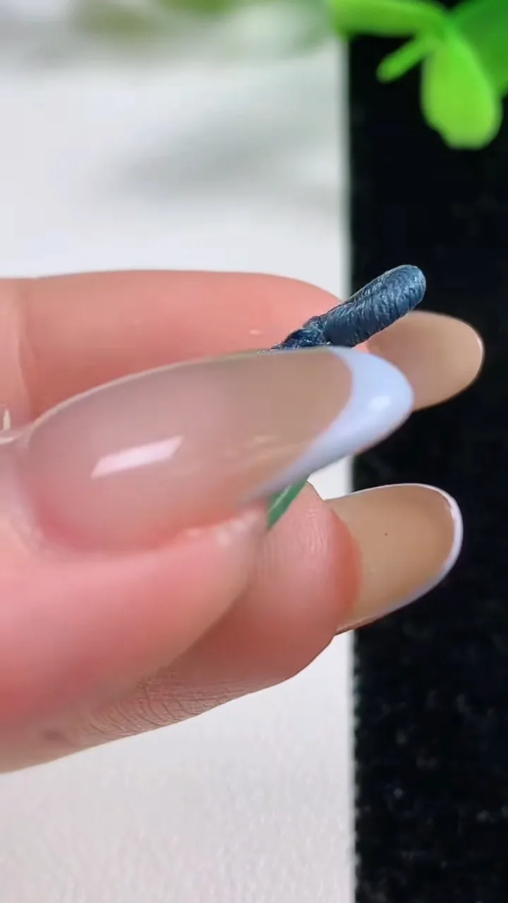 天然A货翡翠平安扣吊坠，尺寸23-3.5，重量:4.02g
11月3日