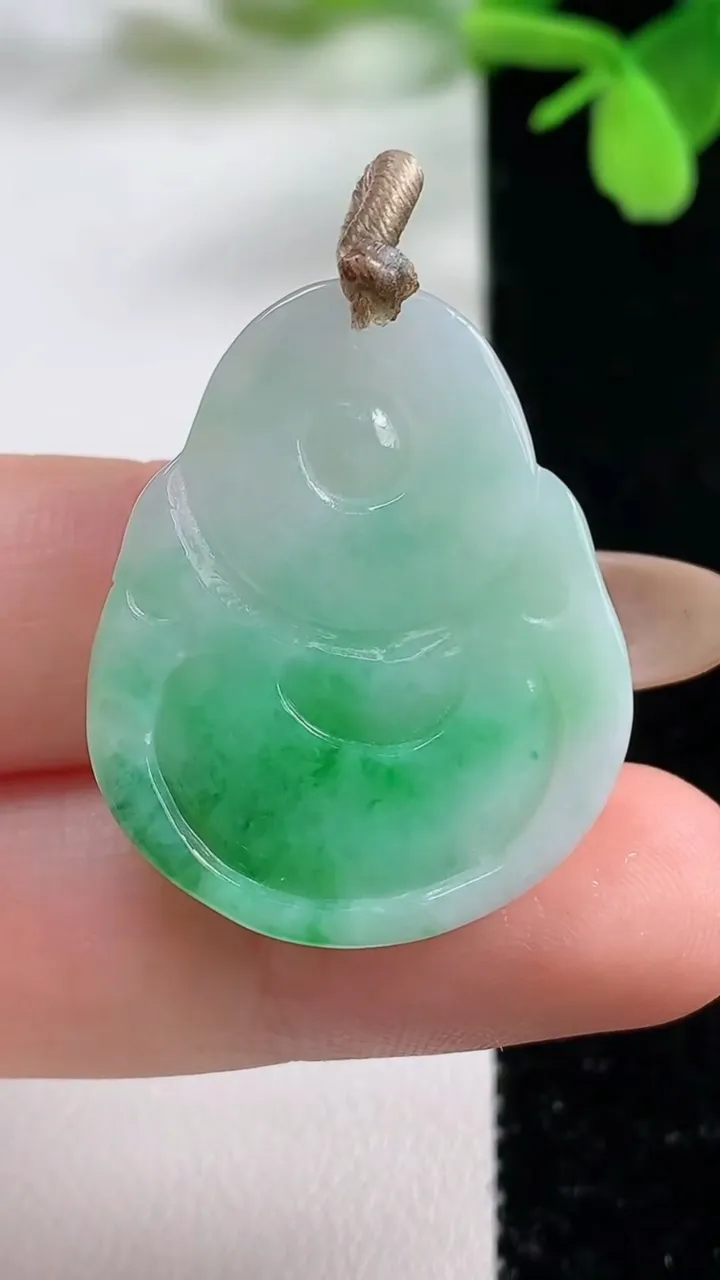 天然A货翡翠佛公吊坠，尺寸30.7-25.4-5.8，重量:7.54g
11月3日