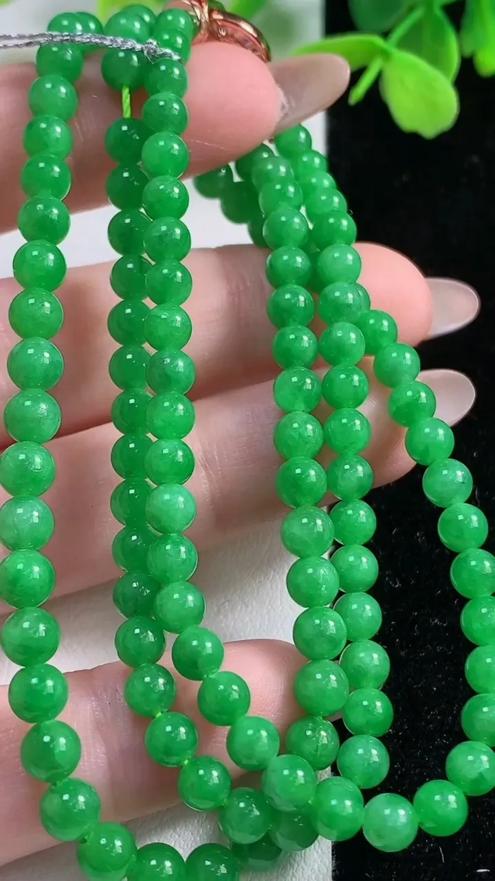 天然A货翡翠圆珠项链，尺寸4.7-123颗，重量:24.15g11月3日
工厂直销收藏佳品,种好水足