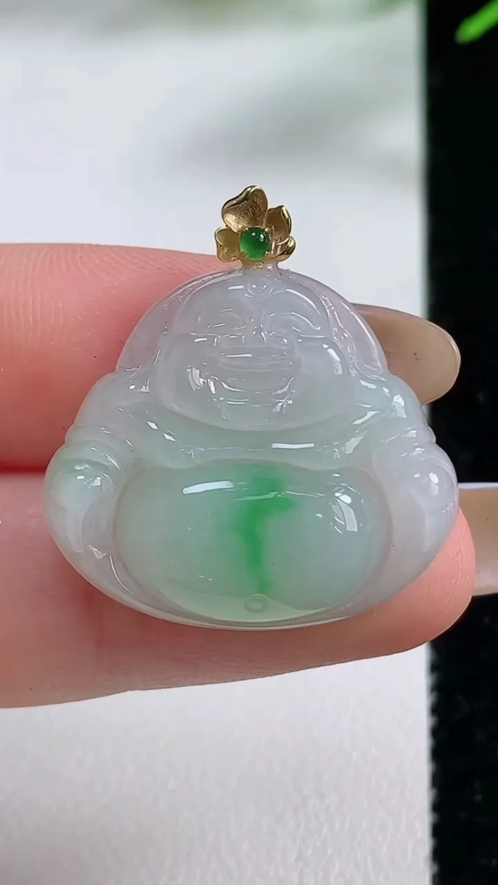 天然A货翡翠佛公吊坠，尺寸22.6-25.8-5.8，重量:5.12g
11月3日