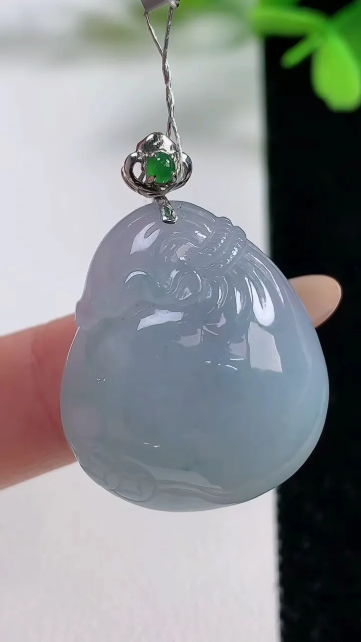 天然A货翡翠18K金紫罗兰福袋吊坠，尺寸26-23.4-10.5，重量:11.30g
11月3日