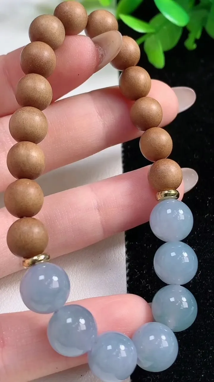 天然A货翡翠紫罗兰圆珠手串，尺寸10-7颗，重量:17.31g11月3日
工厂直销收藏佳品,种好水足