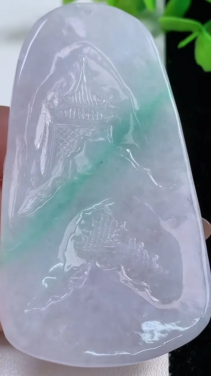 天然A货翡翠山水牌吊坠，尺寸77.2-41.8-11，重量:54.26g
11月3日