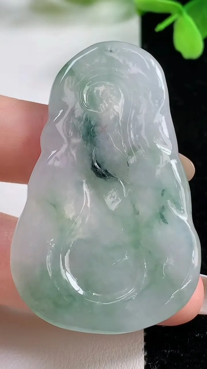 天然A货翡翠文殊菩萨吊坠，尺寸53.3-33.7-5.4，重量:18.02g
11月3日