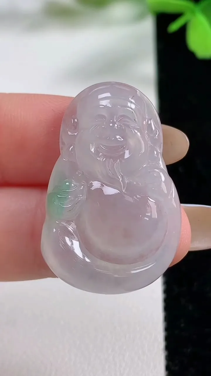 天然A货翡翠如意吊坠，尺寸32.8-21.6-5，重量:6.71g
11月3日