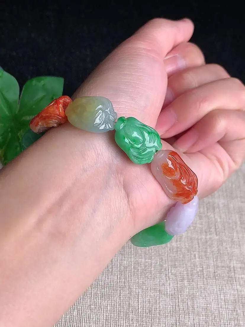 a货翡翠老坑冰润多彩白菜手串10颗  尺寸18.3×13.5×9.2mm 重量36.58g 1103