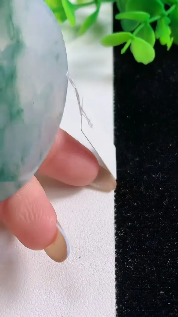 天然A货翡翠种飘花普贤菩萨吊坠，尺寸55-5.3，重量:38.04g
11月3日