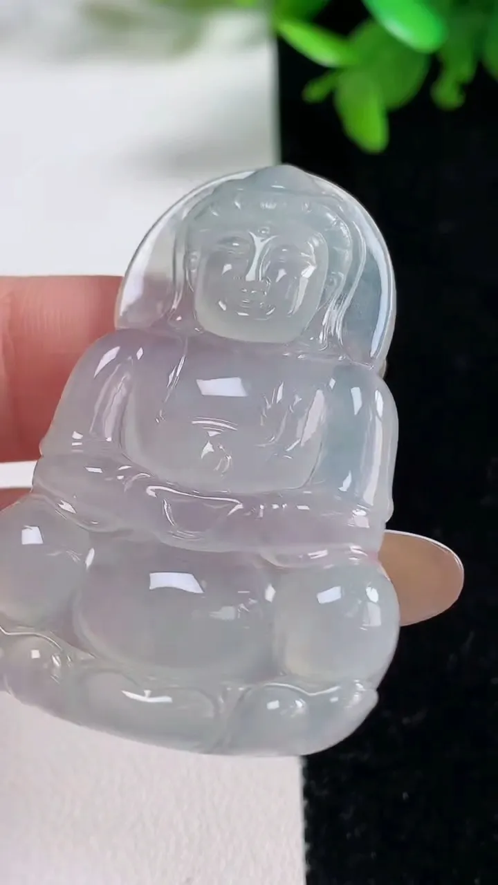 天然A货翡翠观音菩萨吊坠，尺寸47.2-31.6-4.8，重量:12.45g
11月3日