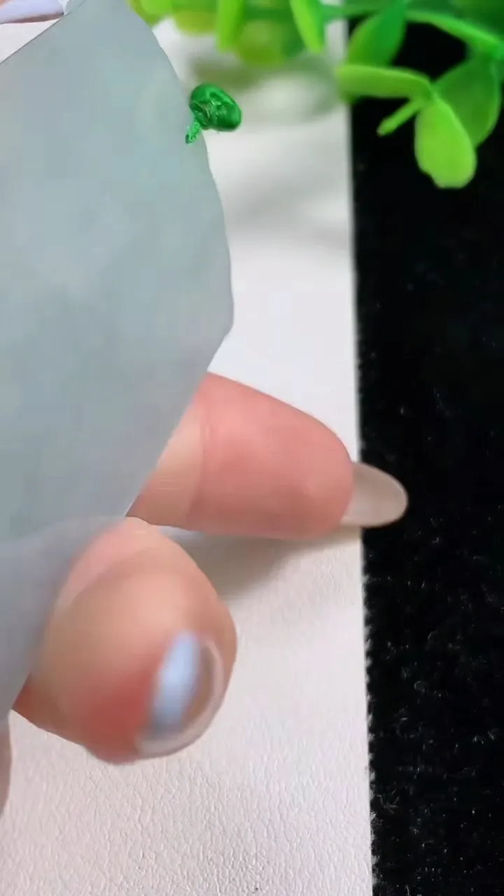 天然A货翡翠文殊菩萨吊坠，尺寸70.7-41-5.8，重量:39.12g
11月3日