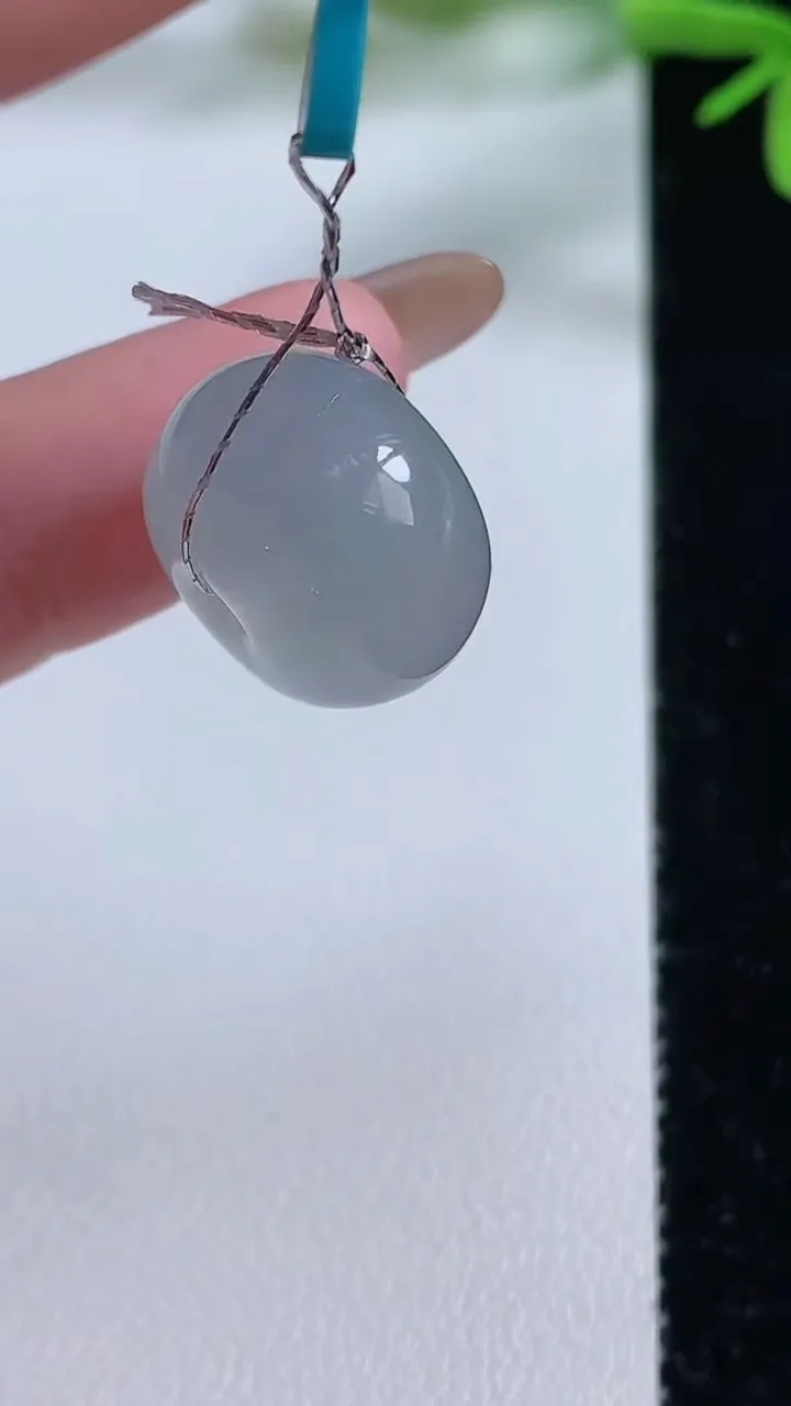 天然A货翡翠冰种紫罗兰路路通吊坠，尺寸16.2-11.4，重量:6.62g
11月3日