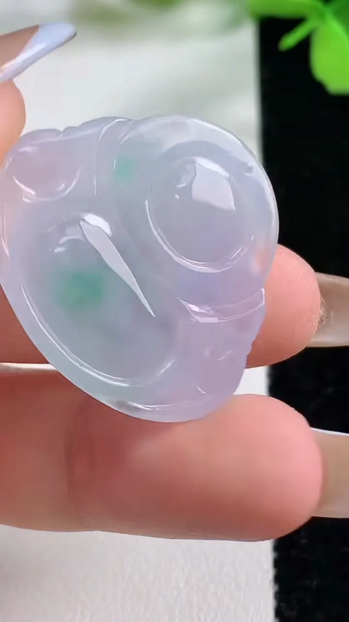 天然A货翡翠佛公吊坠，尺寸27.4-30.6-6.1，重量:7.70g
11月3日