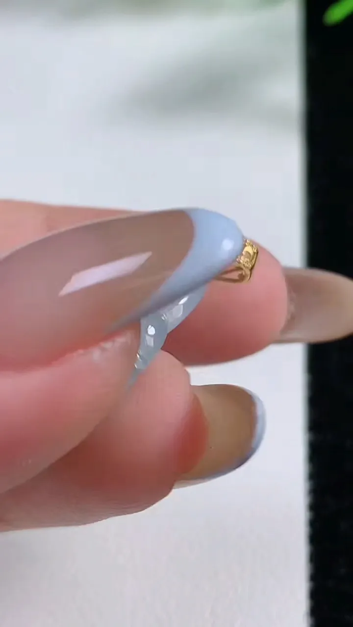 天然A货翡翠种飘花佛公吊坠，尺寸23.3-24.2-5.8，重量:5.33g
11月3日