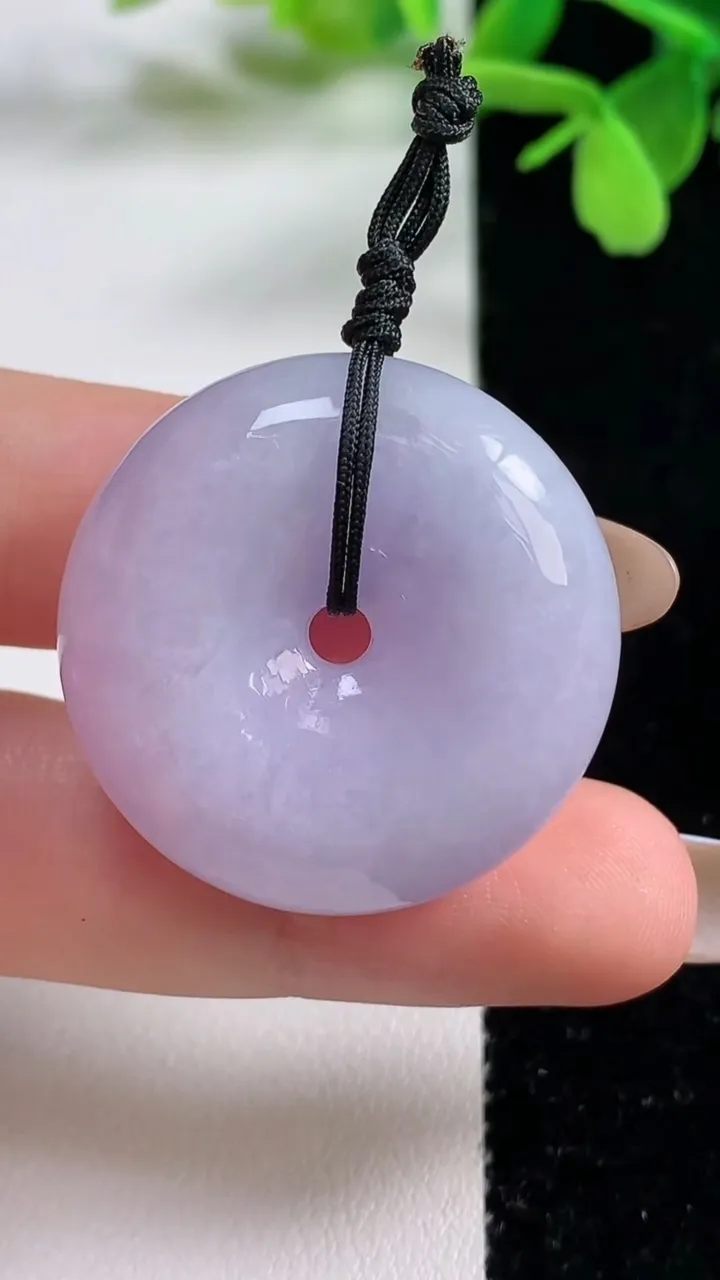 天然A货翡翠紫罗兰平安扣吊坠，尺寸30.6-9.5，重量:17.54g
11月3日