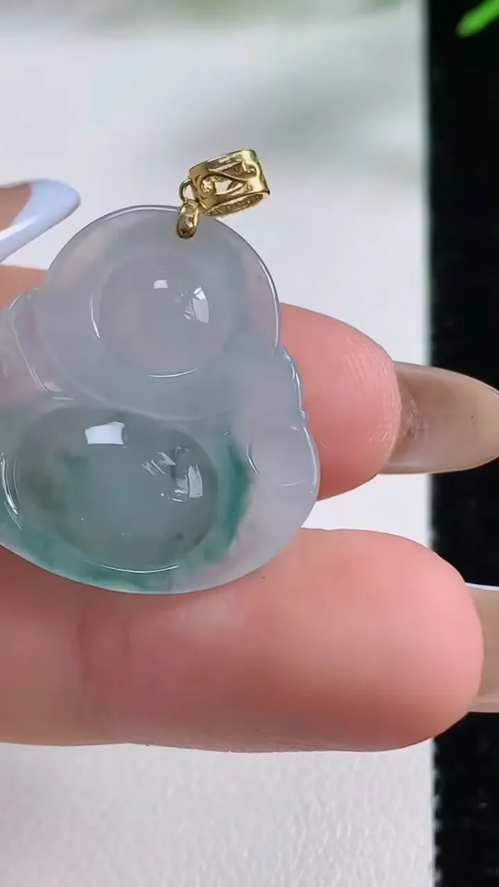 天然A货翡翠种飘花佛公吊坠，尺寸23.3-24.2-5.8，重量:5.33g
11月3日