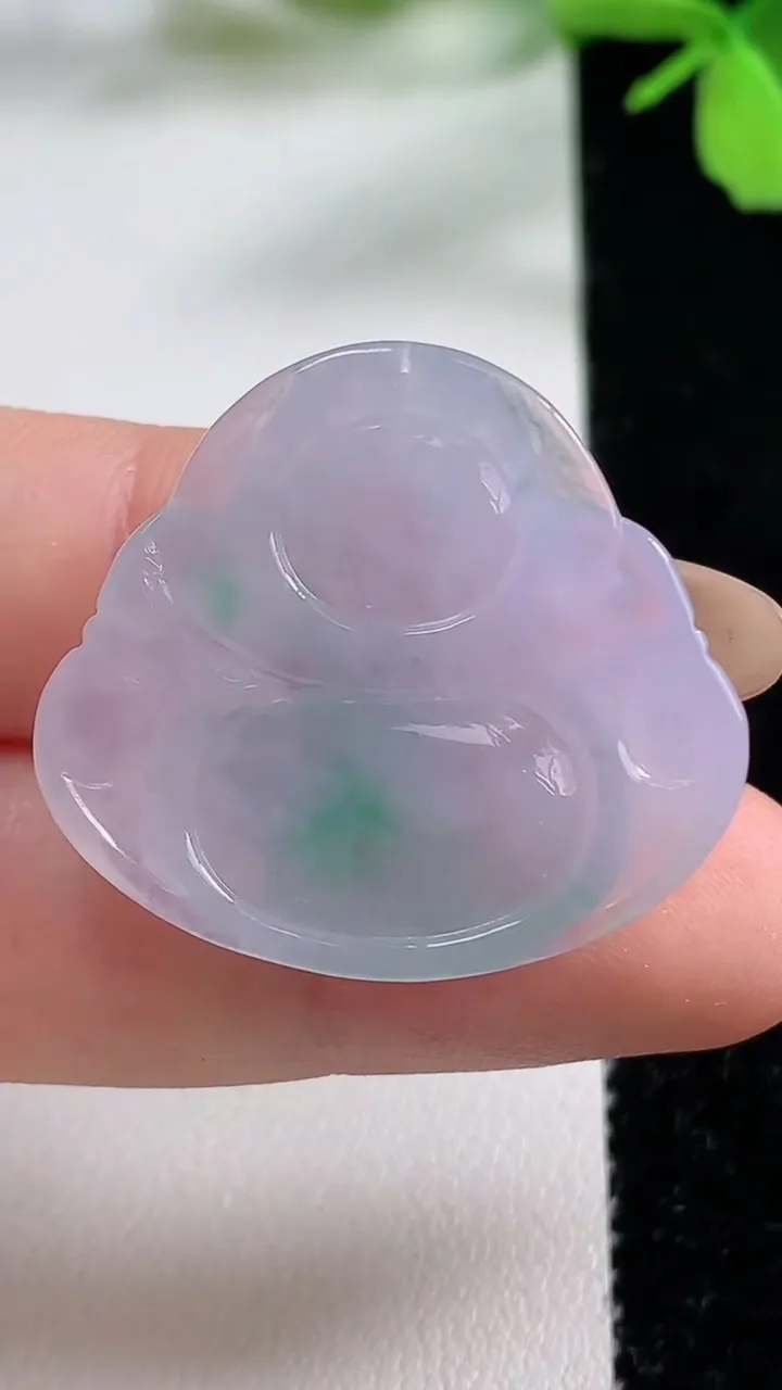 天然A货翡翠佛公吊坠，尺寸27.4-30.6-6.1，重量:7.70g
11月3日