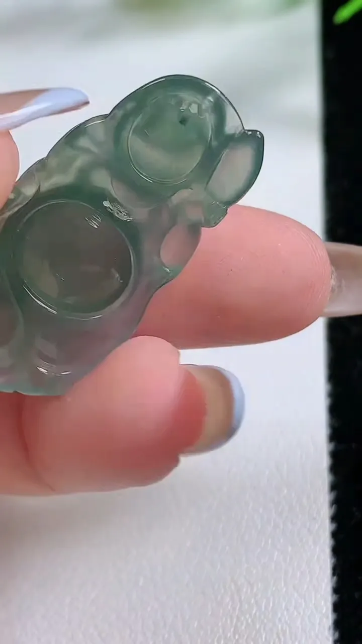 天然A货翡翠布袋佛吊坠，尺寸33.8-17.5-6.3，重量:6.18g
11月3日