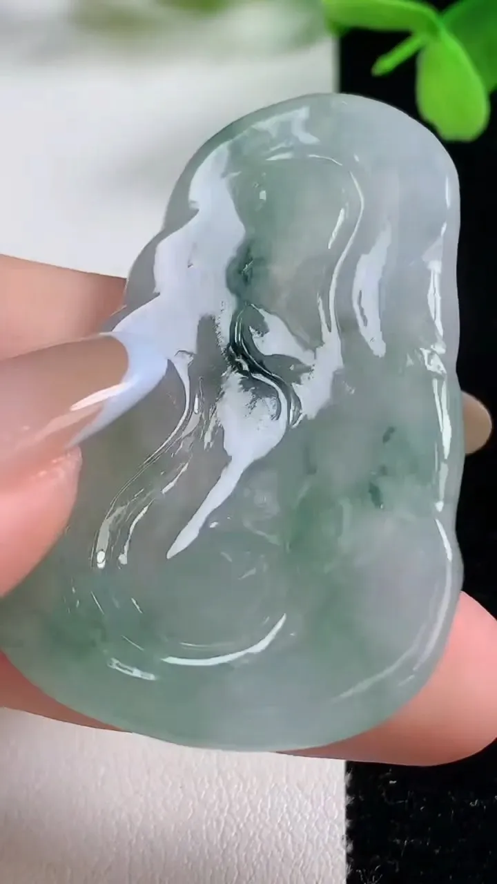 天然A货翡翠文殊菩萨吊坠，尺寸53.3-33.7-5.4，重量:18.02g
11月3日