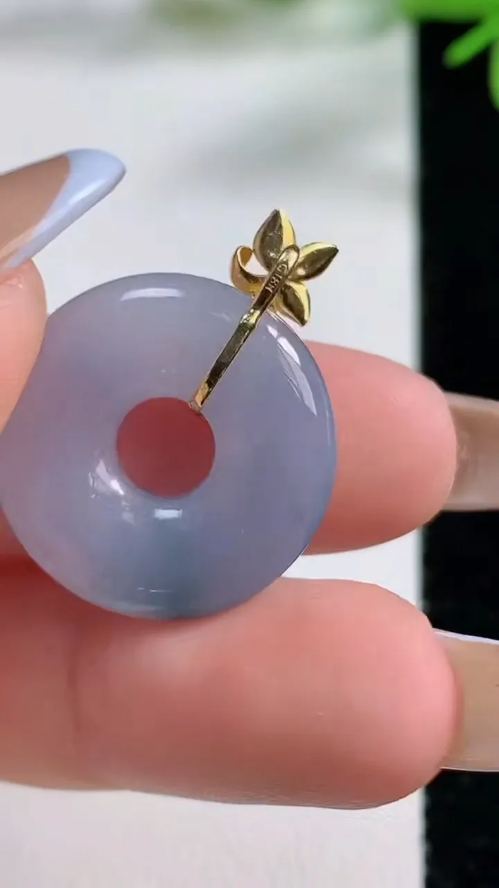 天然A货翡翠18K金紫罗兰飘花平安环吊坠，尺寸20.8-5.1，重量:5.14g
11月3日