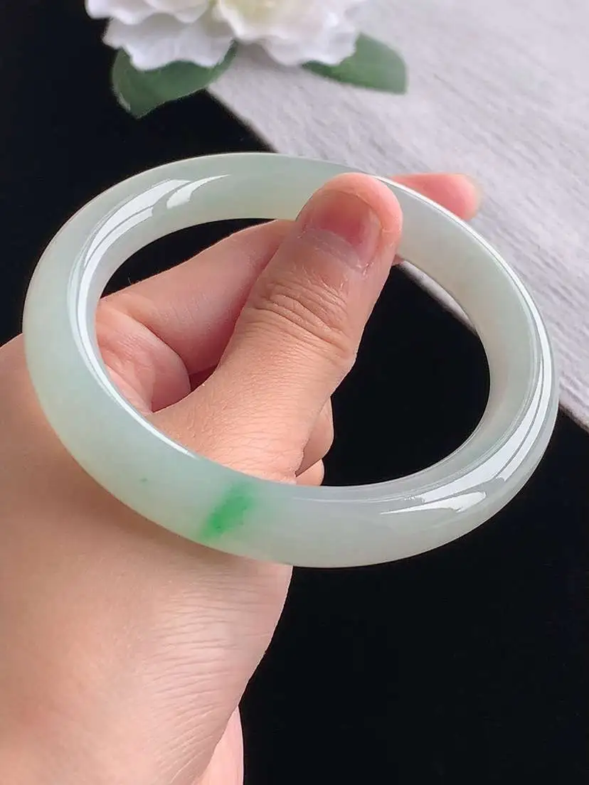 a货翡翠老坑冰种飘绿圆条手镯59-60大圈口 尺寸59×10.6mm 重量62.55g 1102