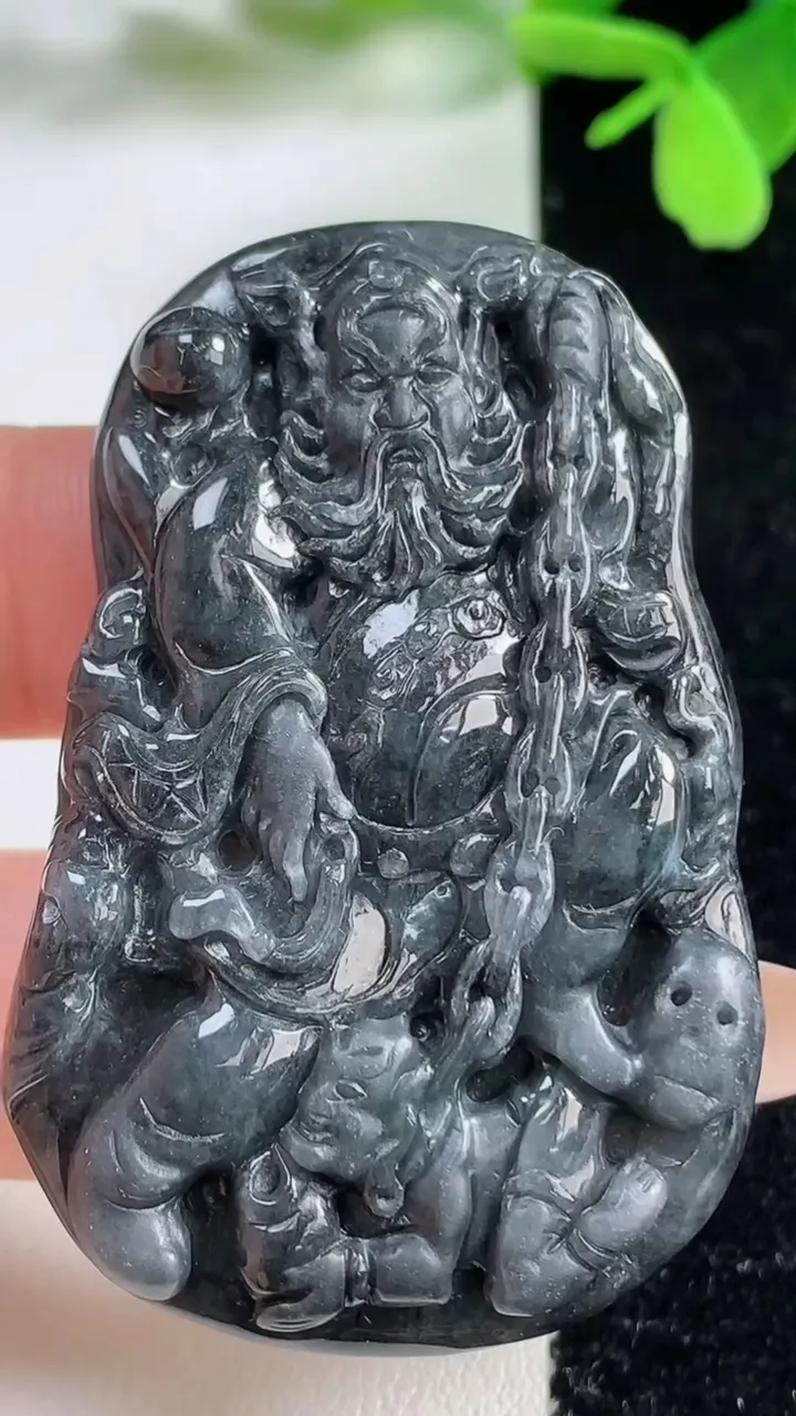 天然A货翡翠馗吊坠，尺寸53.5-32-7.1，重量:26.37g
11月3日