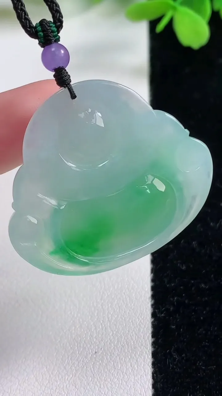 天然A货翡翠佛公吊坠，尺寸31.7-36.5-8.3，重量:16.02g
11月3日