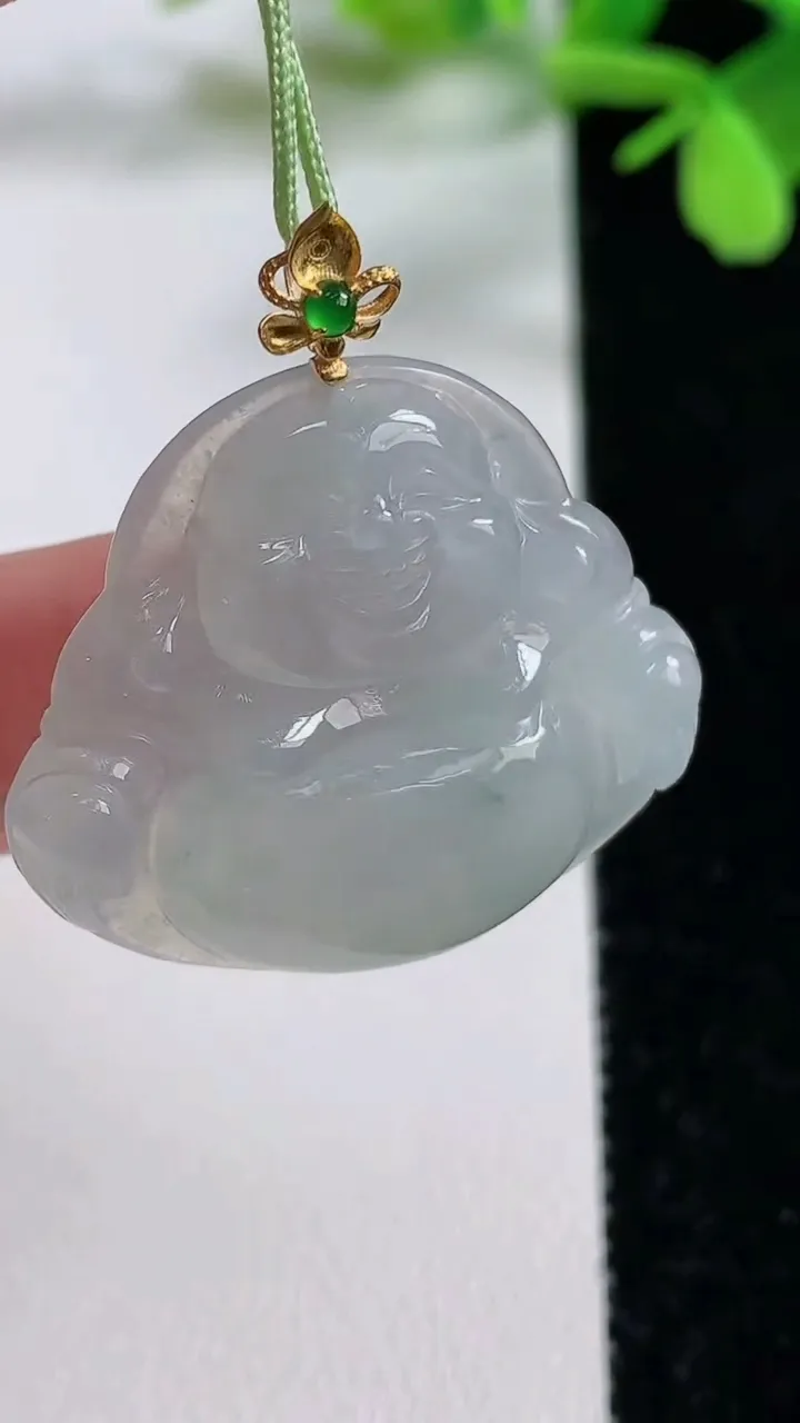 天然A货翡翠种飘花佛公吊坠，尺寸27.8-31.3-5.8，重量:7.72g
11月3日
