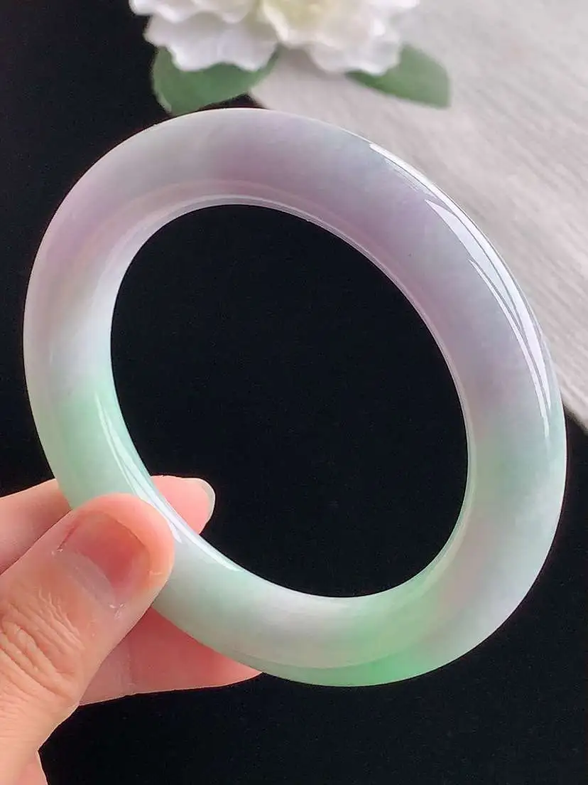 a货翡翠老坑冰种春带彩紫罗兰飘绿胖圆条手镯56-57圈口  尺寸56.5×11.8mm 重量77.88g 1102