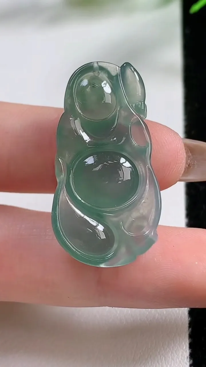 天然A货翡翠布袋佛吊坠，尺寸33.8-17.5-6.3，重量:6.18g
11月3日