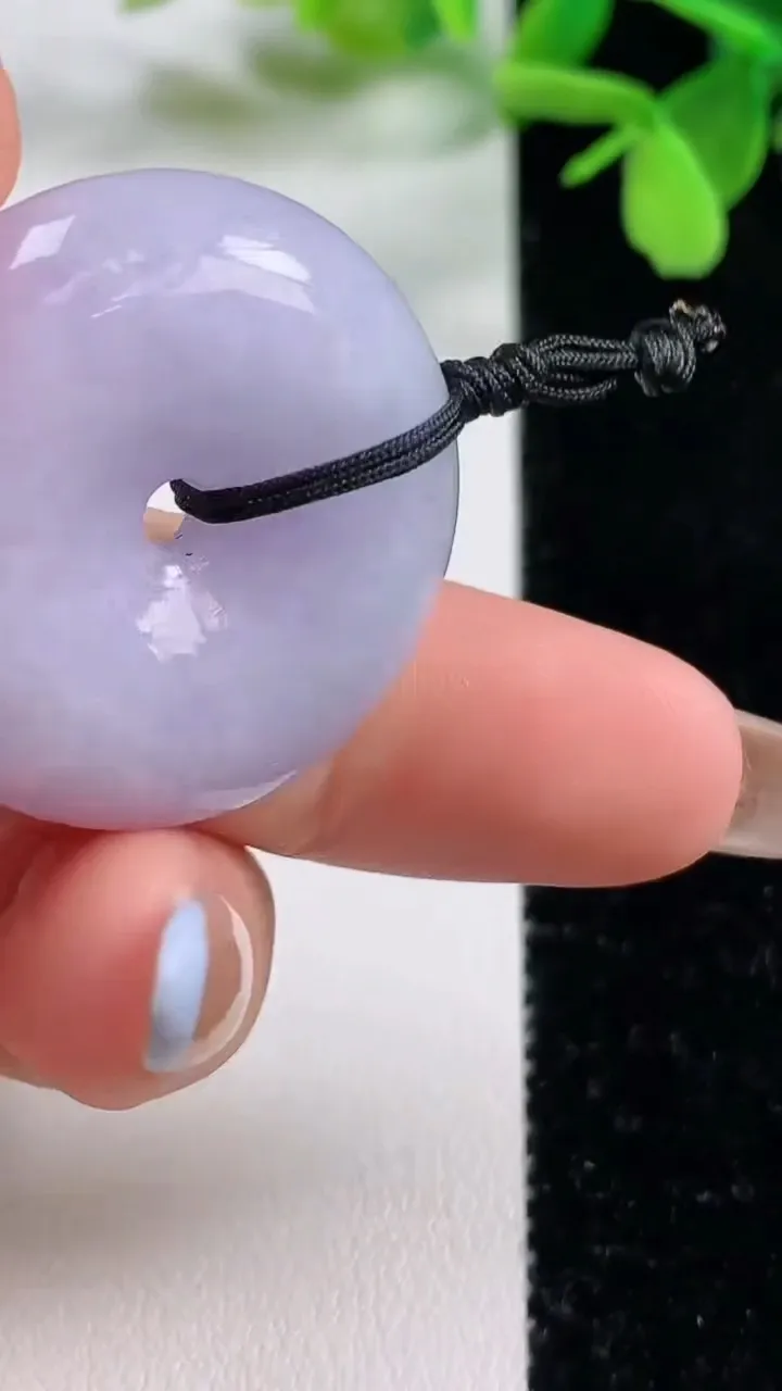 天然A货翡翠紫罗兰平安扣吊坠，尺寸30.6-9.5，重量:17.54g
11月3日