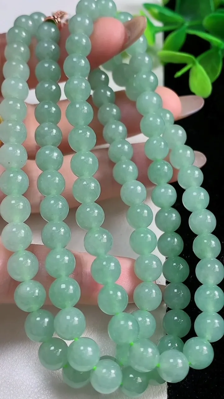 天然A货翡翠圆珠项链，尺寸7-98颗，重量:58.53g
11月3日