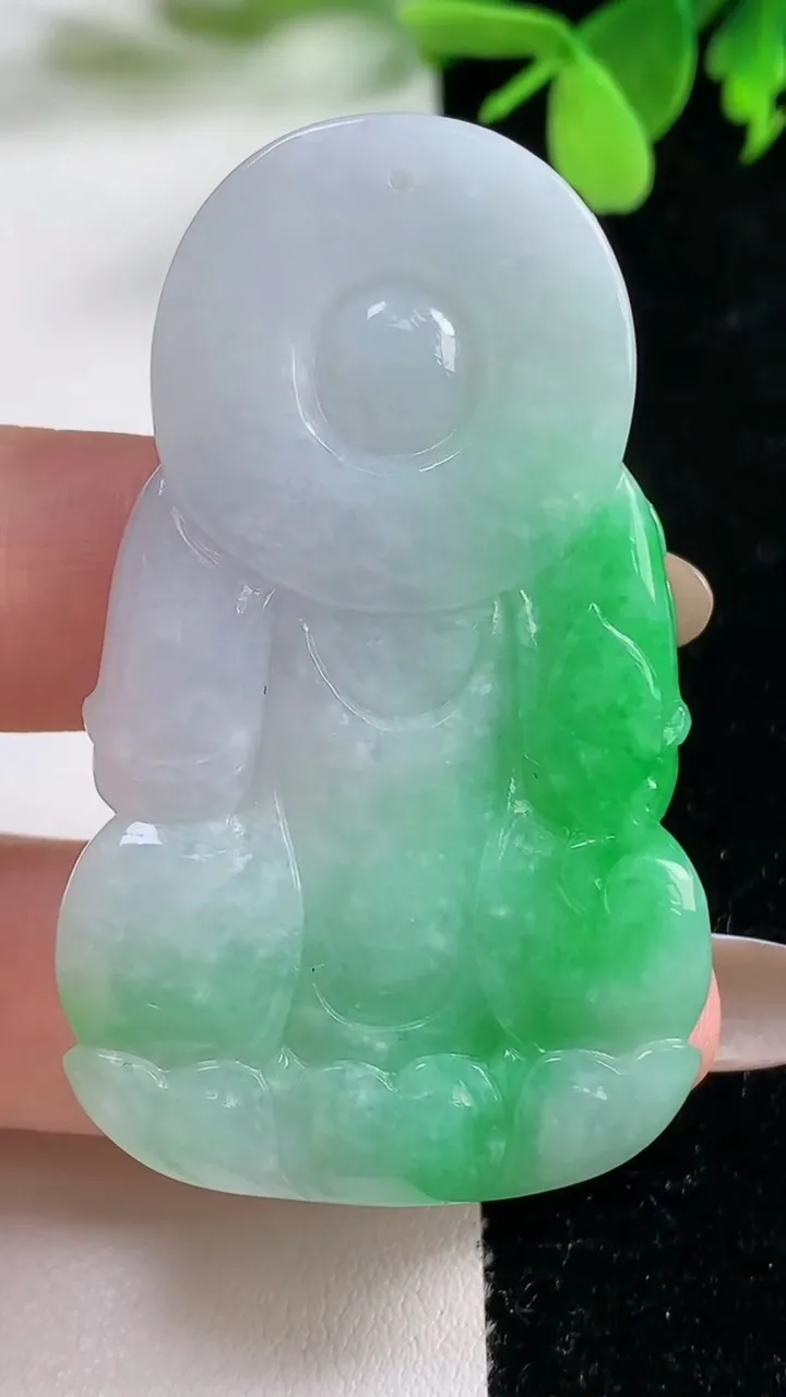 天然A货翡翠观音菩萨吊坠，尺寸54.8-33.2-6.6，重量:22.67g
11月3日