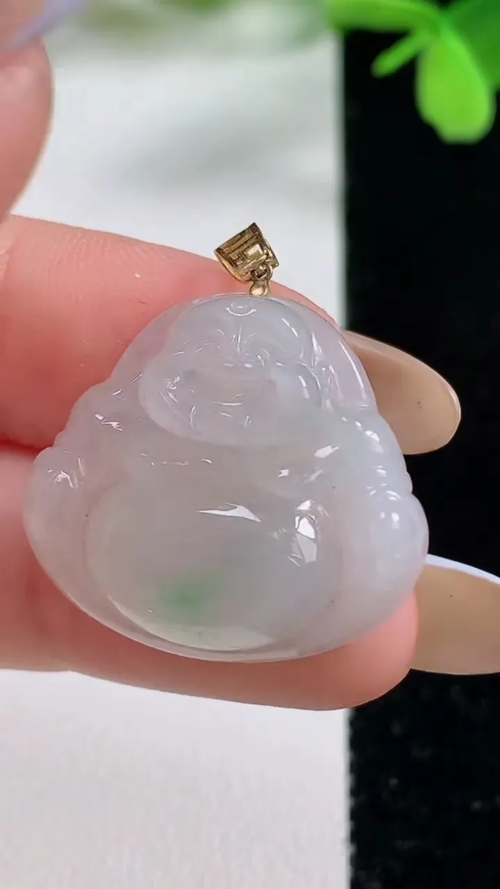 天然A货翡翠佛公吊坠，尺寸23.2-24.3-6.1，重量:5.86g
11月3日